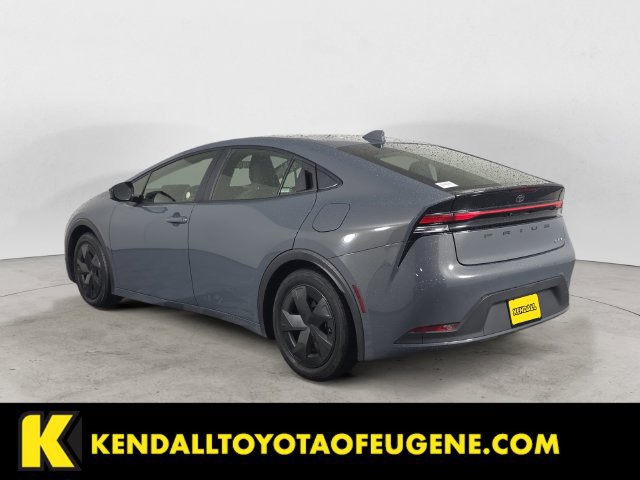 Used 2025 Toyota Prius LE FWD image 7