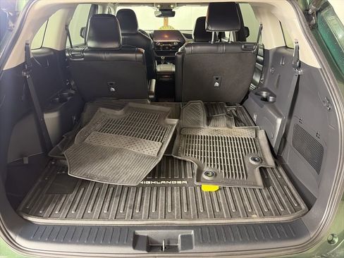 Used 2023 Toyota Highlander XLE AWD/4WD image 22
