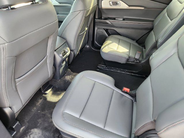 New 2026 Ford Explorer Active w/ Active Comfort Package RWD image 30