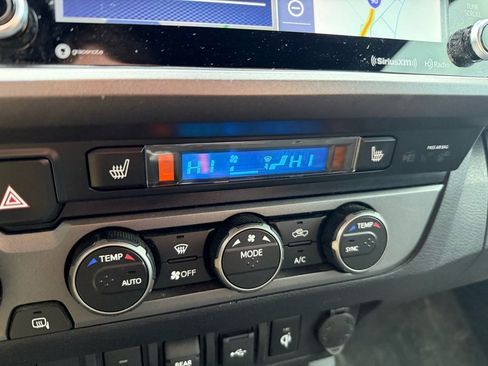 Used 2020 Toyota Tacoma TRD Off-Road w/ TRD Premium Off Road Package image 24