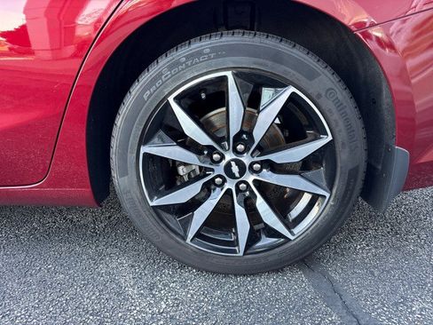 Used 2018 Chevrolet Malibu LT FWD image 11