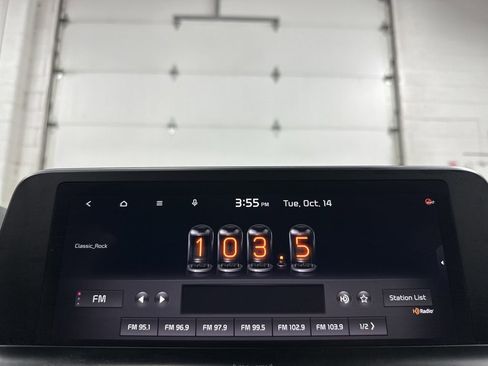 Used 2022 Kia Telluride EX w/ EX Premium Package image 27