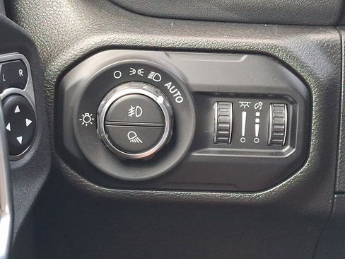 Certified 2021 Jeep Gladiator Overland AWD/4WD image 27