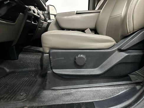 Used 2017 Ford F250 XL w/ Power Equipment Group AWD/4WD image 29