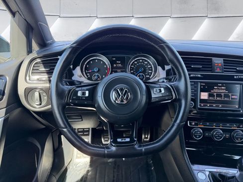 Used 2016 Volkswagen Golf 4-Door image 17