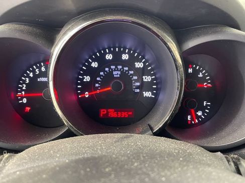 Used 2010 Kia Soul + FWD image 5