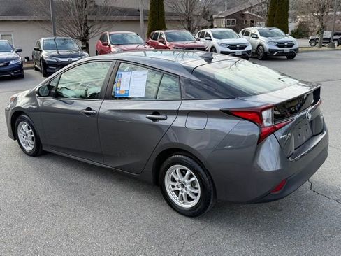 Used 2019 Toyota Prius L Eco image 7