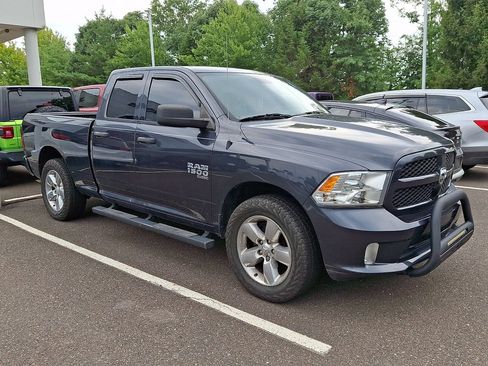 Used 2019 RAM 1500 Express w/ Express Value Package AWD/4WD image 4