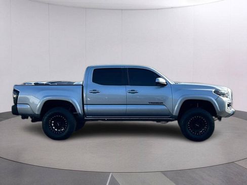 Used 2021 Toyota Tacoma SR5 RWD image 7
