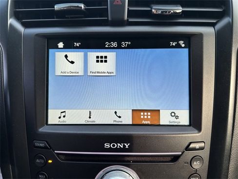 Used 2018 Ford Fusion Titanium image 22