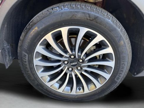 Used 2021 Lincoln Aviator Reserve w/ Elements Package Plus AWD/4WD image 14