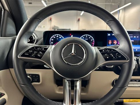 Certified 2026 Mercedes-Benz GLA 250 image 26