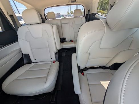 Used 2024 Kia Telluride S w/ S Sunroof Package FWD image 22