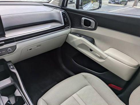 Used 2024 Kia Sorento EX w/ Panoramic Sunroof Package FWD image 21