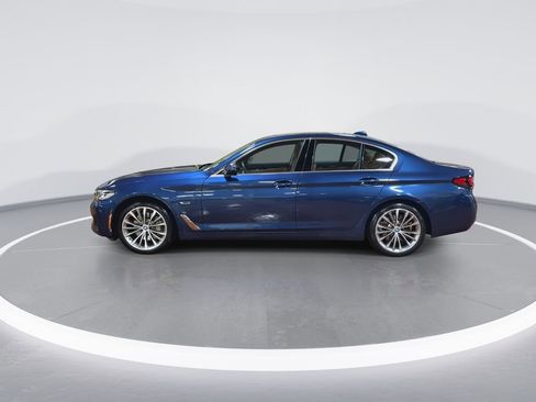 Certified 2022 BMW 530e xDrive w/ Premium Package image 5