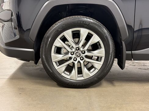 Used 2025 Toyota RAV4 XLE Premium FWD image 10
