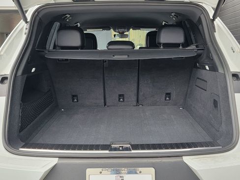Certified 2024 Porsche Cayenne image 25