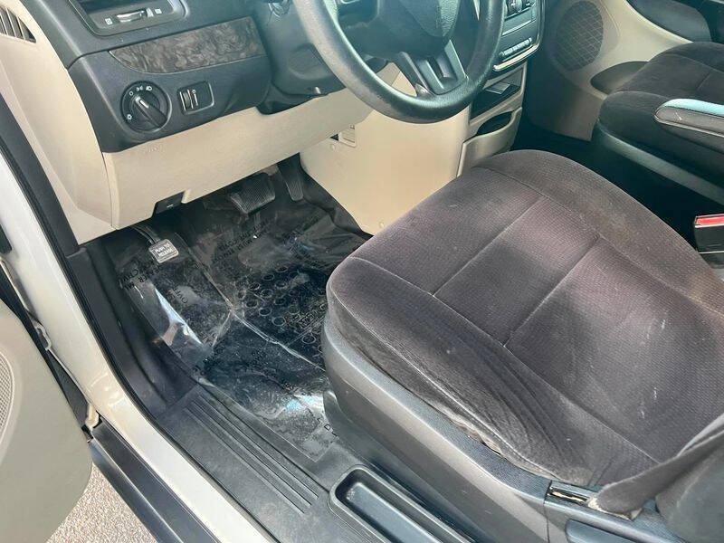 Used 2011 Dodge Grand Caravan FWD image 19