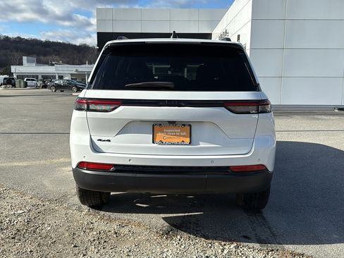 Certified 2024 Jeep Grand Cherokee Altitude image 5