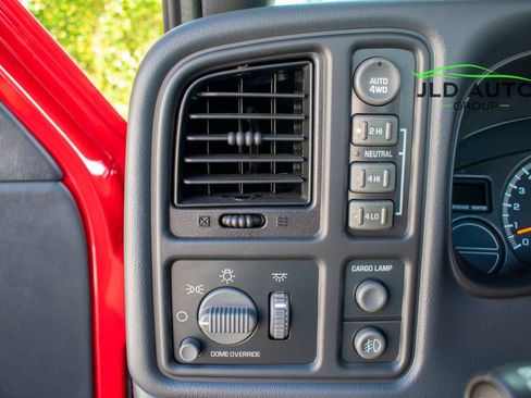 Used 2000 Chevrolet Silverado 1500 LS w/ Off-Road Chassis Pkg AWD/4WD image 19