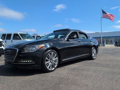 Used 2015 Hyundai Genesis 5.0 image 2