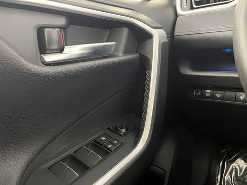 Used 2019 Toyota RAV4 XSE AWD/4WD image 24
