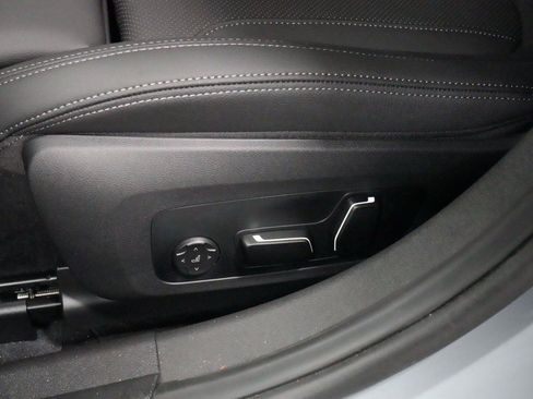 New 2026 BMW 330i xDrive Sedan AWD/4WD image 28