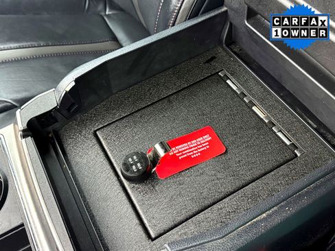 Used 2022 Ford F350 Platinum w/ FX4 Off-Road Package image 26