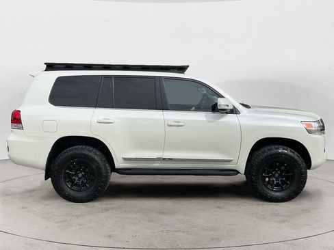 Used 2019 Toyota Land Cruiser Base image 6