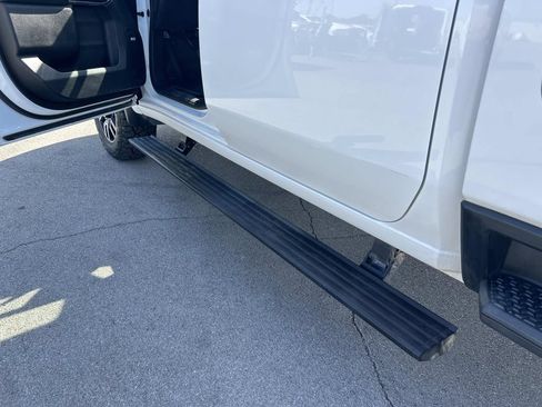 Used 2022 GMC Sierra 2500 AT4 w/ AT4 Premium Plus Package AWD/4WD image 23