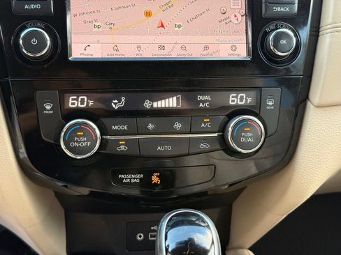 Used 2019 Nissan Rogue SL w/ Premium Package AWD/4WD image 49