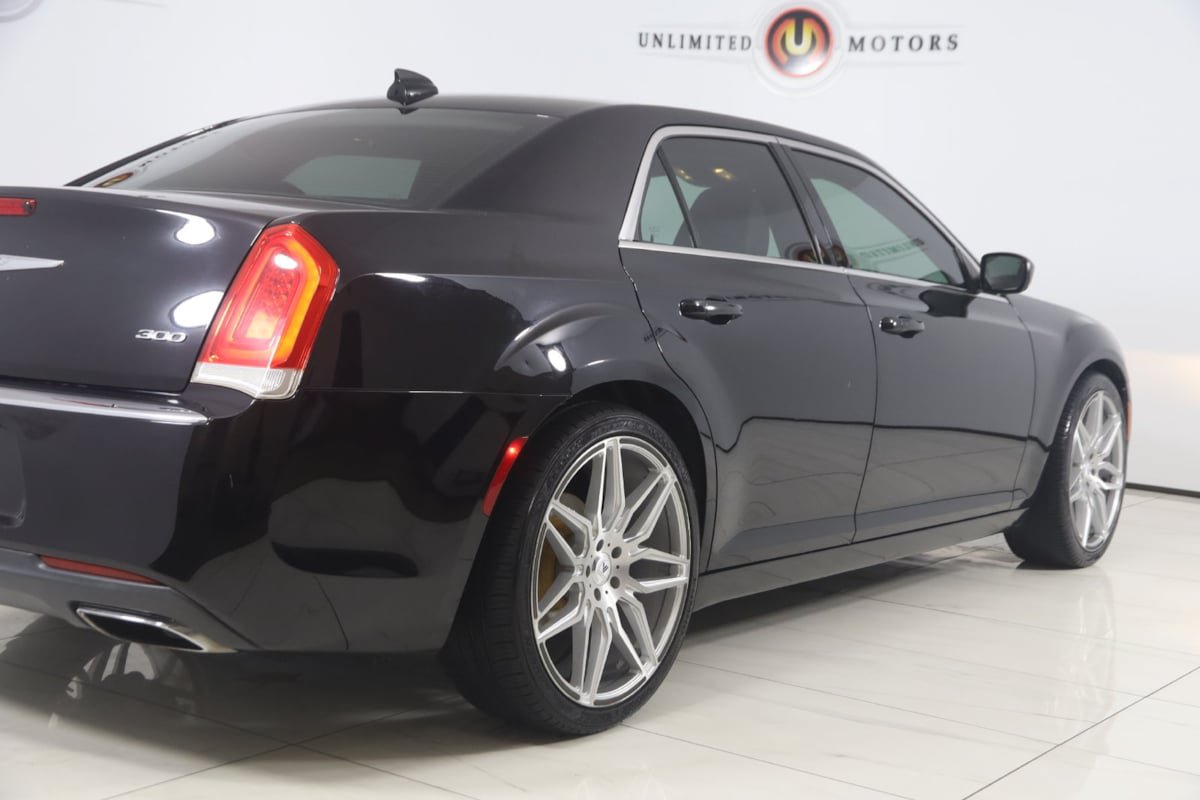 Used 2015 Chrysler 300 Limited RWD image 38