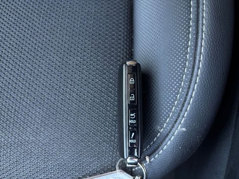 Used 2025 MAZDA CX-50 AWD 2.5 S w/ Premium Package image 22