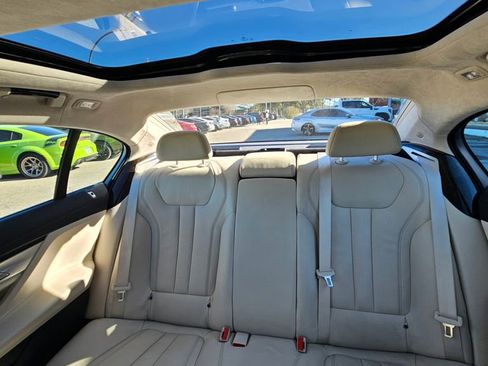 Used 2018 BMW 750i w/ Interior Design Package image 23
