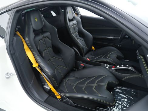 Used 2017 Ferrari 488 GTB RWD image 21
