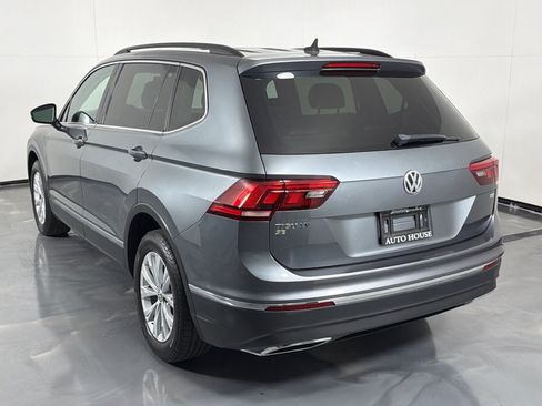 Used 2018 Volkswagen Tiguan SE w/ Panoramic Sunroof Package FWD image 7