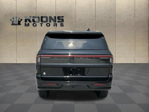 Used 2025 Lincoln Navigator L Black Label AWD/4WD image 4