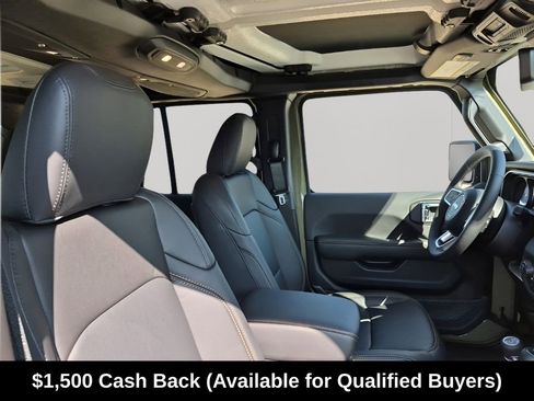 New 2026 Jeep Wrangler Unlimited Sahara AWD/4WD image 17