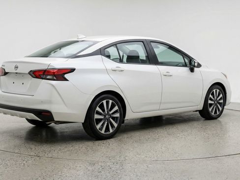 Used 2025 Nissan Versa SV image 9