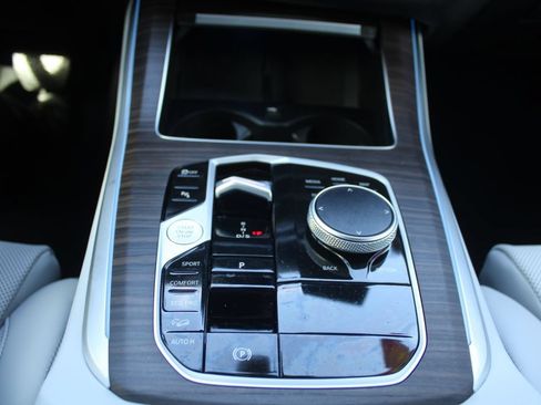 Used 2025 BMW X5 xDrive40i AWD/4WD image 41