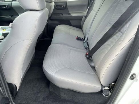 Used 2022 Toyota Tacoma SR w/ SR Convenience Package image 10