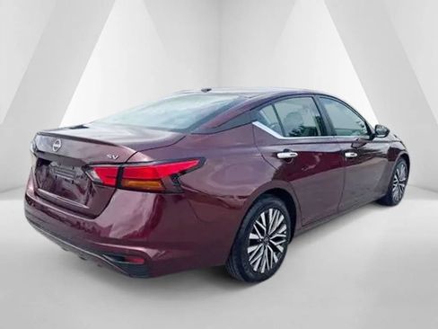 Used 2024 Nissan Altima 2.5 SV FWD image 7