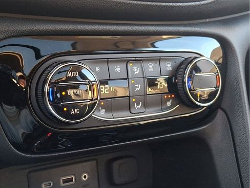 Used 2023 Buick Encore GX Essence w/ Experience Buick Package image 15