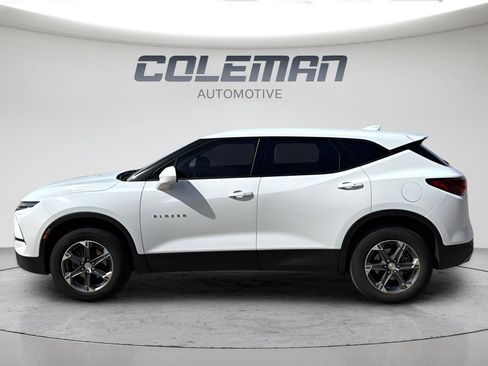Used 2025 Chevrolet Blazer LT image 2