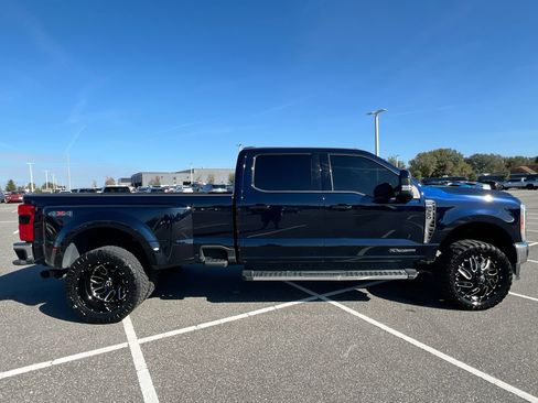 Used 2023 Ford F350 Lariat image 2