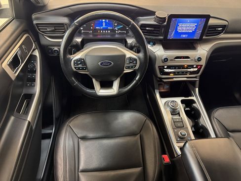 Used 2021 Ford Explorer XLT w/ Equipment Group 202A image 27