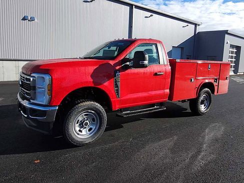 New 2025 Ford F350 XL w/ XL Chrome Package image 4