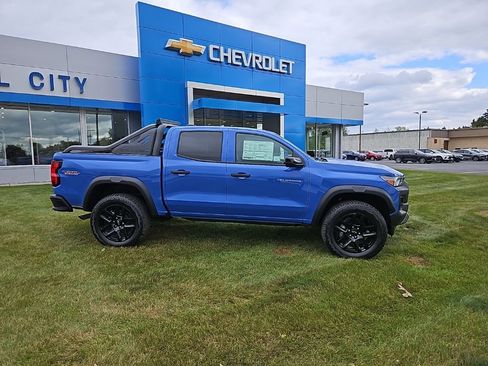 New 2025 Chevrolet Colorado Trail Boss w/ Midnight Edition AWD/4WD image 29