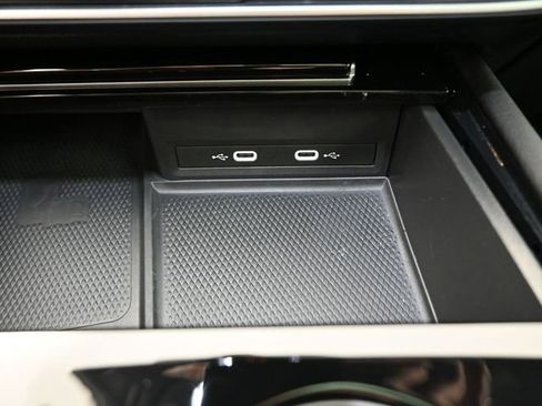 Used 2024 Volkswagen Atlas SEL Premium R-Line image 9