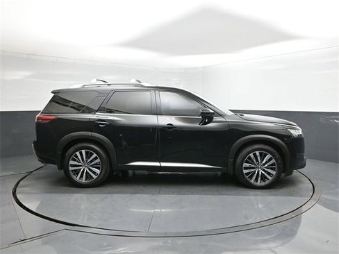 Used 2022 Nissan Pathfinder Platinum w/ Cargo Package image 26